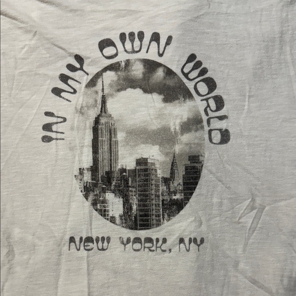 Aerie Cream Graphic T-Shirt - Picture 3 of 3